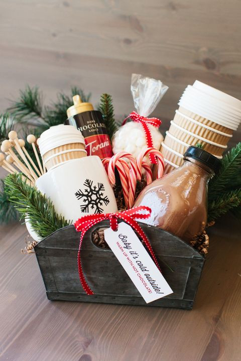 Small Holiday Gift Basket Ideas
 25 DIY Christmas Gift Basket Ideas How To Make Your Own