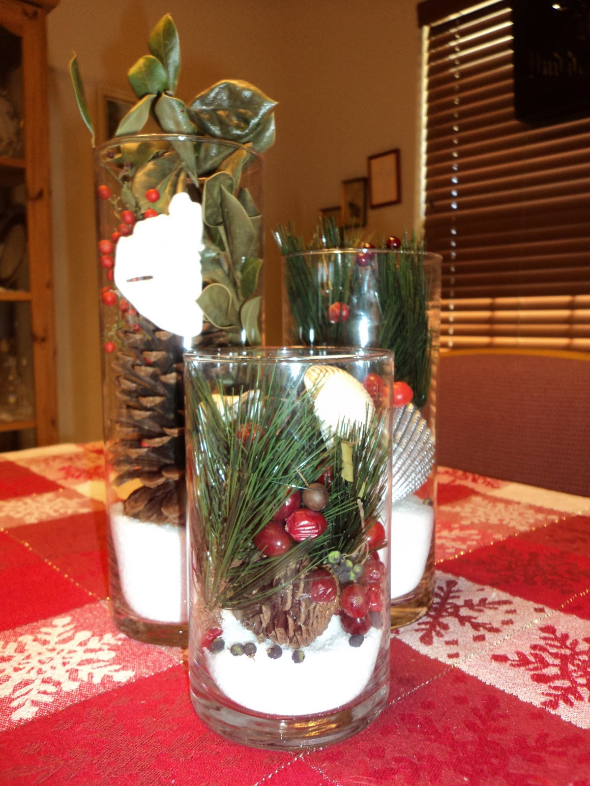 Small Holiday Party Ideas
 BEAUTIFUL CHRISTMAS CENTERPIECES TO ENHANCE THE BEAUTY OF