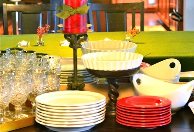 Small Holiday Party Ideas
 how to set up for a buffet in small spaces via reluctant