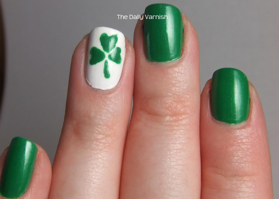 St Patrick Day Nail Designs
 Nail Art St Patrick’s Day Shamrocks – The Daily Varnish