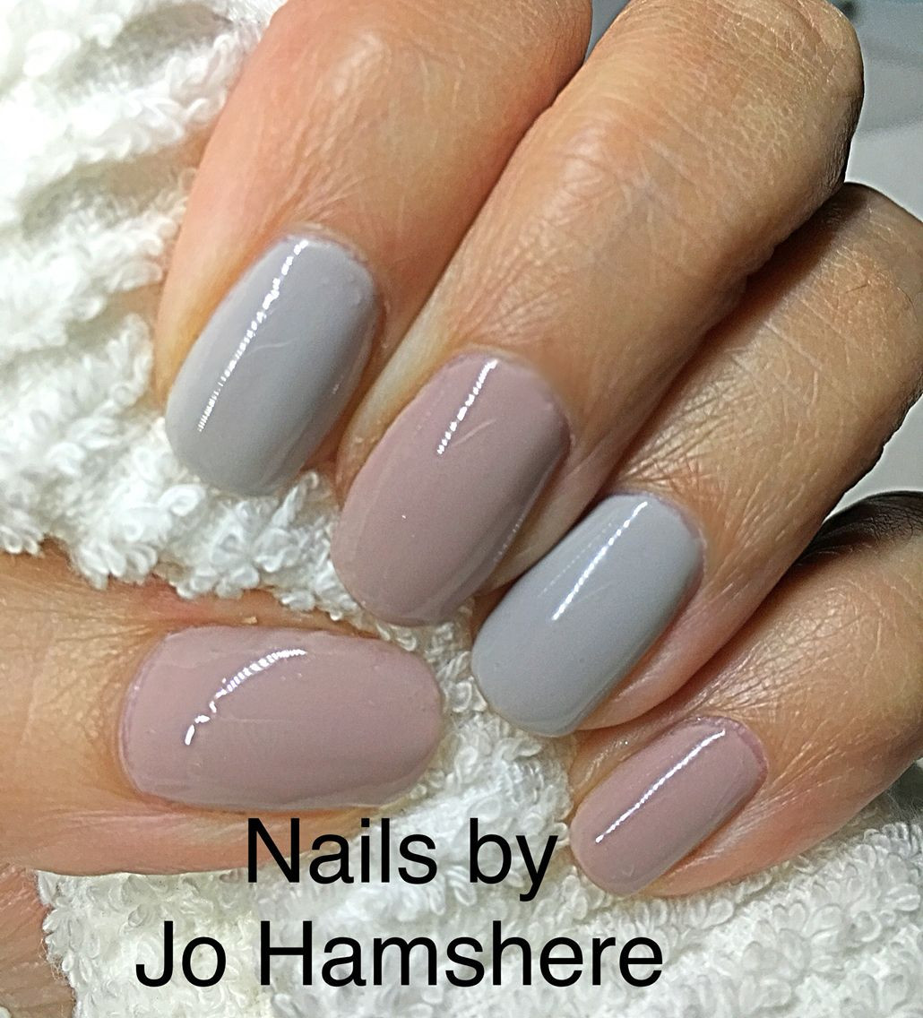 Subtle Nail Colors
 Subtle nails in grey and mushroom pink