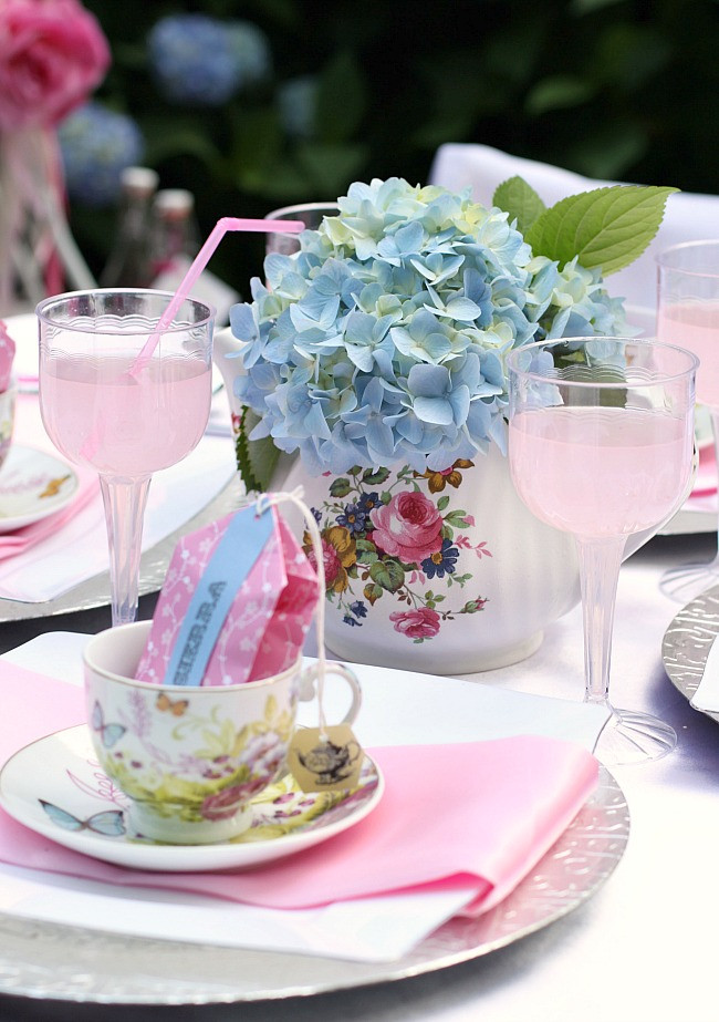 Tea Party Ideas For Girls
 Ideas For A Little Girls Tea Party Celebrations at Home