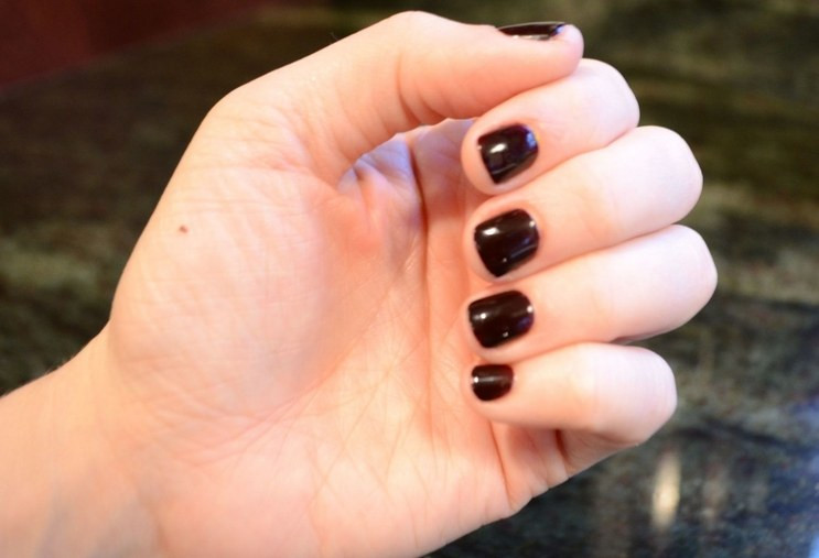 Thanksgiving Nail Colors
 4 Perfect Dark and Festive Neutral Nail Polish Colors for