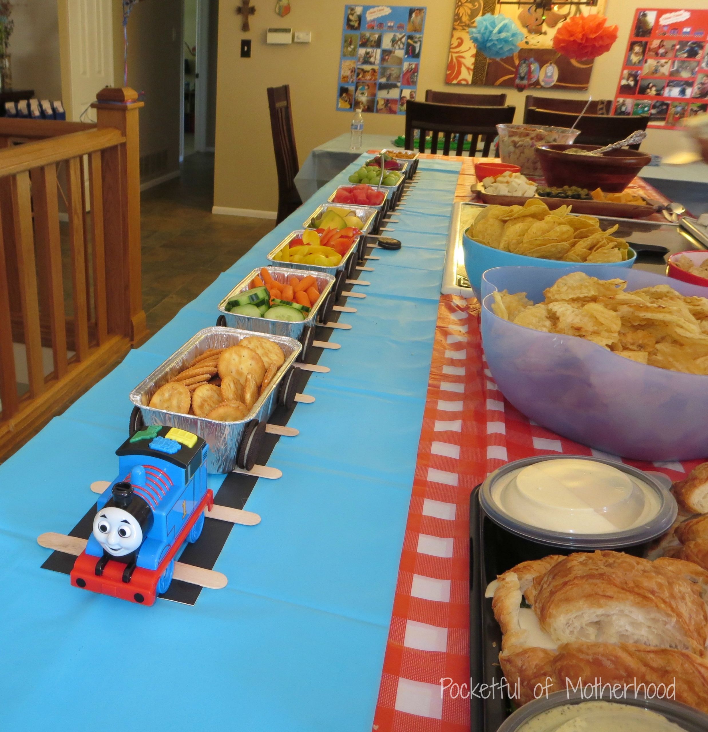 Thomas The Train Party Food Ideas
 Thomas and Friends Themed Birthday Party
