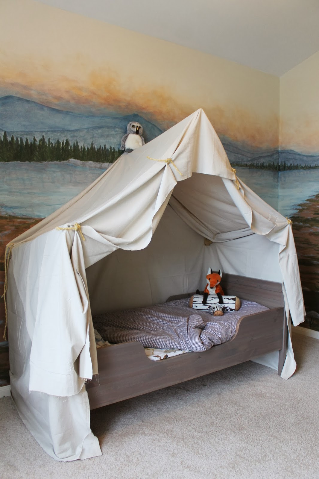 Toddler Bed Tent DIY
 Remodelaholic
