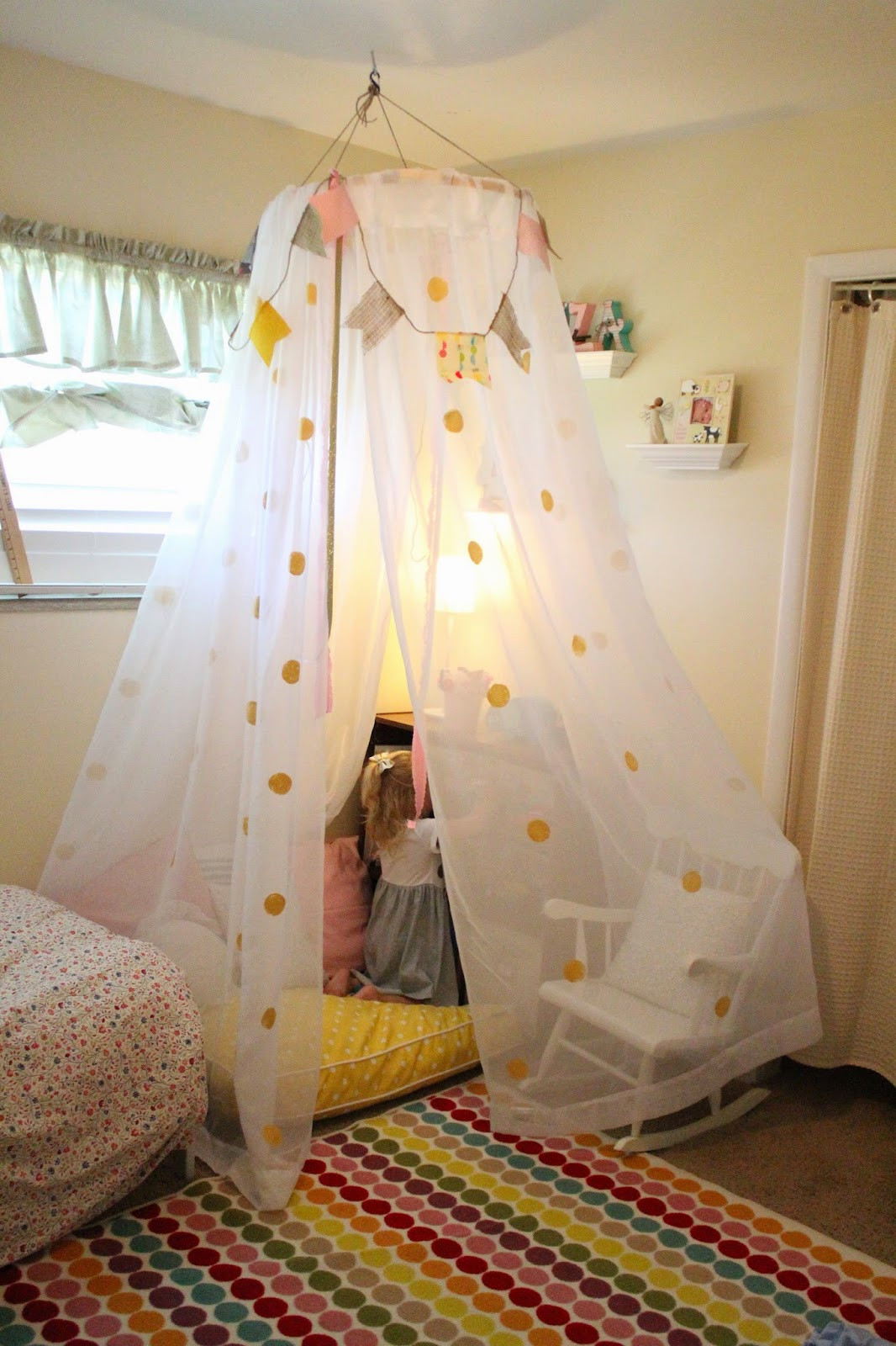 Toddler Bed Tent DIY
 Mommy Vignettes DIY No Sew Tent Canopy Tutorial