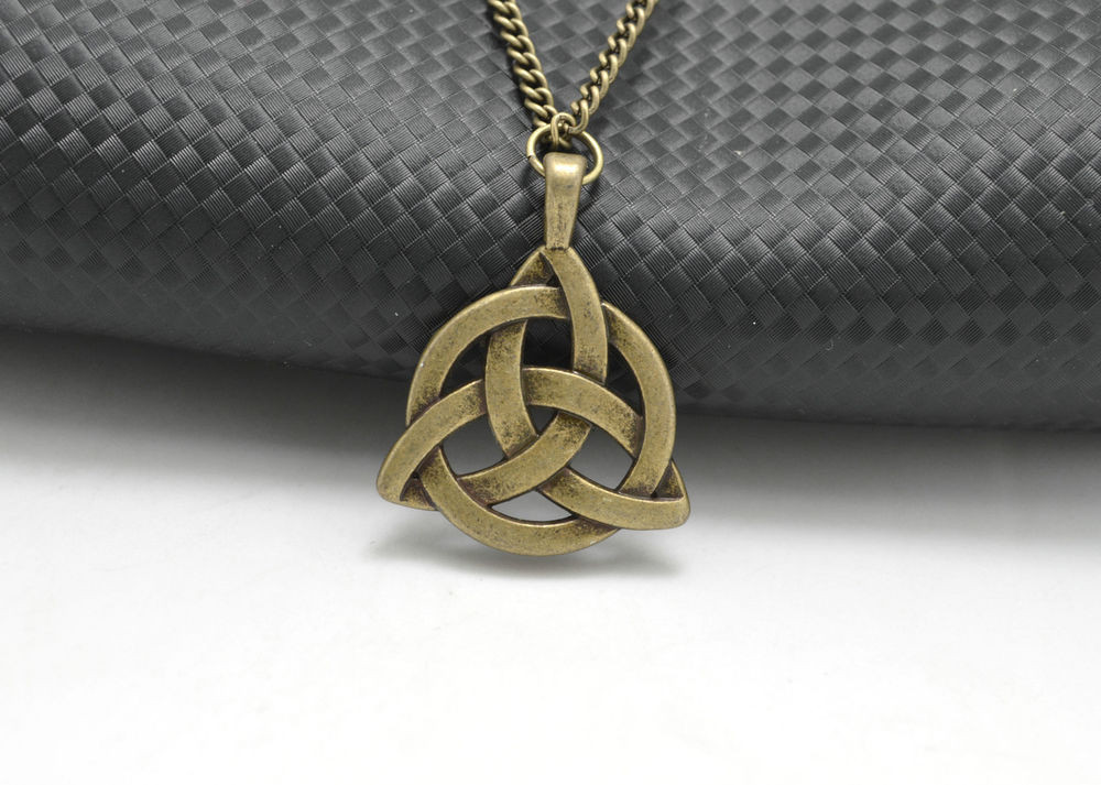 Trinity Knot Necklace
 Hot Celtic Triquetra Trinity Knot Pendant Silver Plated