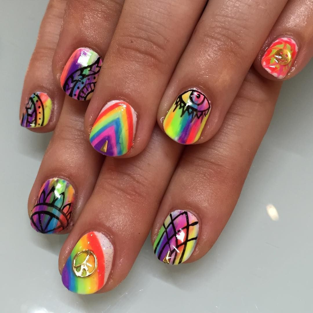 Trippy Nail Art
 “Psychedelic freestyle for Melissa nails nailart