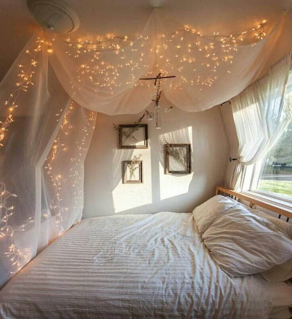 Twinkle Lights Bedroom
 66 Inspiring ideas for Christmas lights in the bedroom