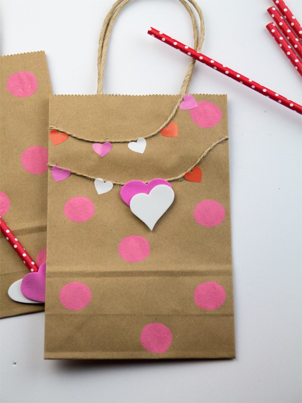Valentines Gift Bag Ideas
 Decorate Your Own Valentines Gift Bags Southern Couture