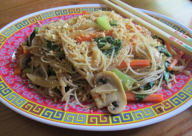 Vegan Bok Choy Recipes
 Stir Fried Rice Vermicelli with Bok Choy and Tatsoi