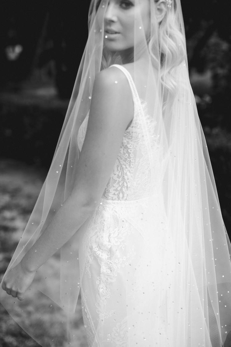 Veil In Wedding
 MIDNIGHT