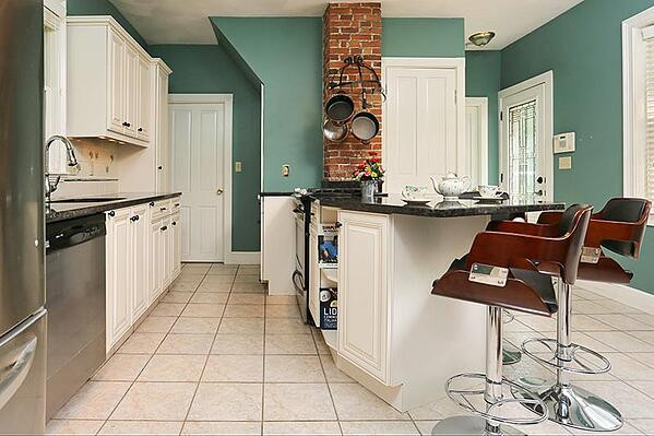 Wall Colors For Kitchen
 Which Paint Colors Look Best with White Cabinets