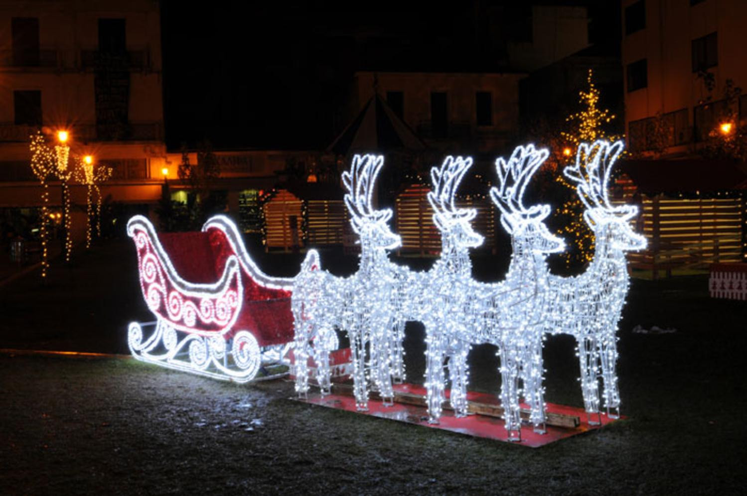 Walmart Outdoor Christmas Lights
 19 5 Pre Lit mercial Size 3D Reindeer and Sleigh