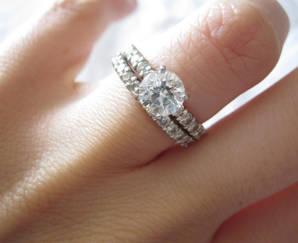 Wedding Band Finger
 How to Wear a Wedding Ring Set the Right Way