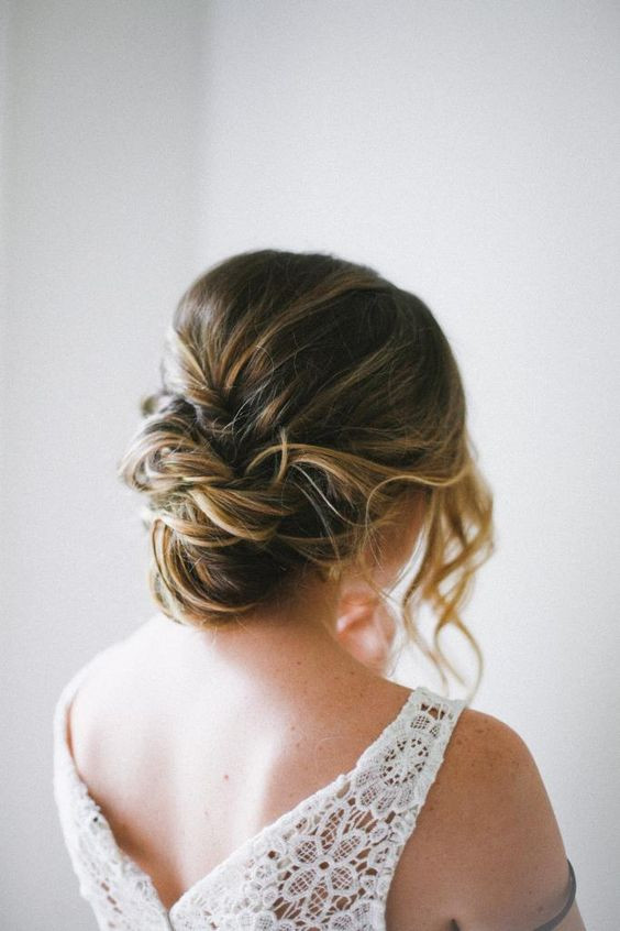 Wedding Buns Hairstyles
 41 Trendy And Chic Messy Wedding Hairstyles Weddingomania