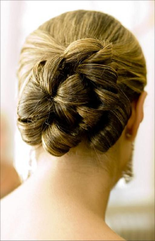 Wedding Buns Hairstyles
 Wedding Accessories Ideas