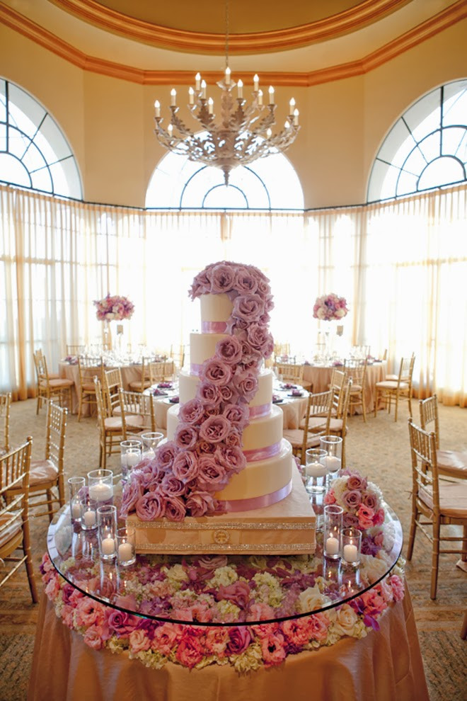 Wedding Cake Table Decoration Ideas
 Fabulous Wedding Cake Table Ideas Using Flowers Belle