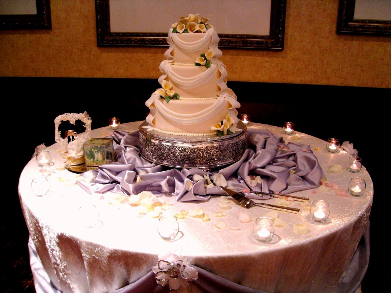 Wedding Cake Table Decoration Ideas
 Top Wedding Cake Table Decorations