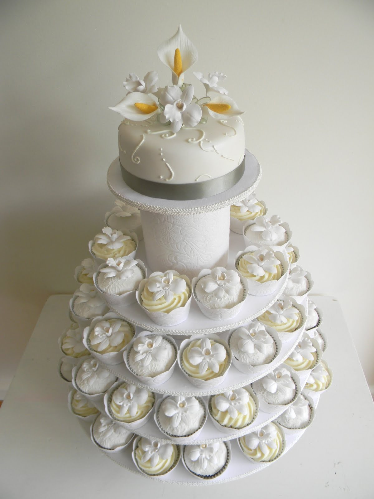 Wedding Cakes Cupcakes
 Just call me Martha Celia & Istvan s wedding cake & cupcakes