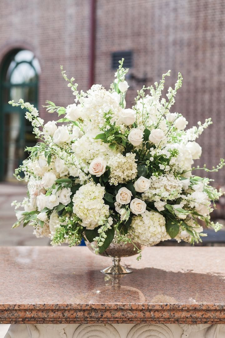 Wedding Centerpieces Flowers
 New York Wedding Celebrates Elegance