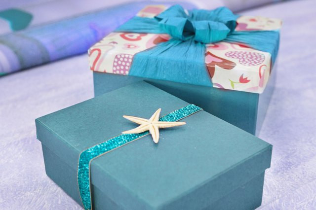 Wedding Gift Wrap Ideas
 Bridal Shower Gift Wrap Ideas with