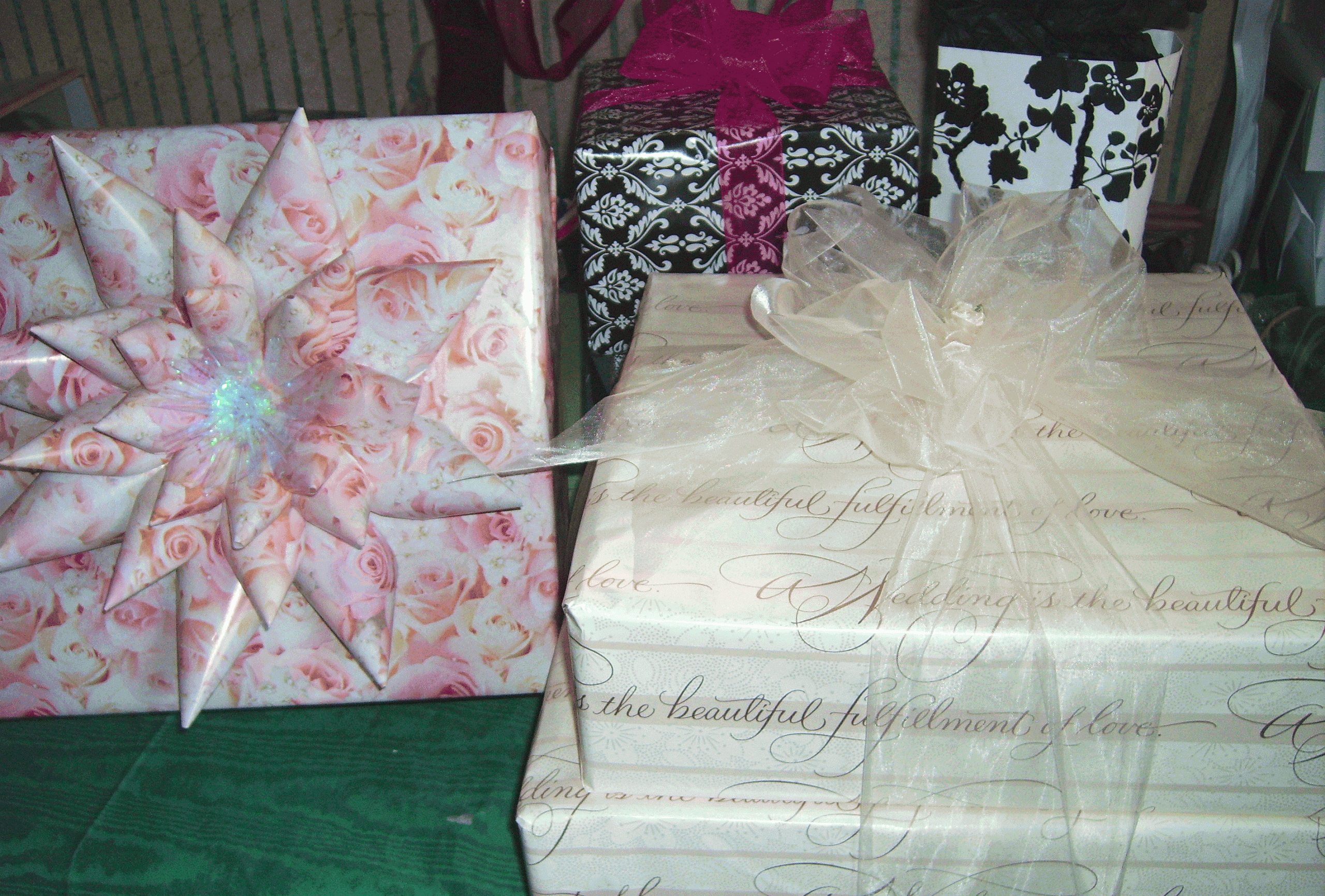 Wedding Gift Wrap Ideas
 Wedding Gift Wrapping Ideas