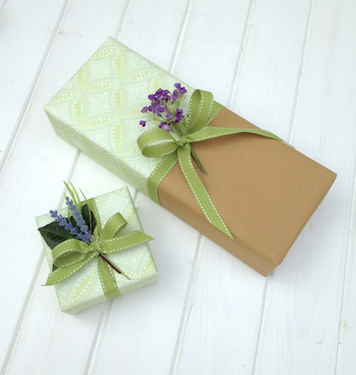 Wedding Gift Wrap Ideas
 Wrapping a Wedding Gift and making it stand out on the