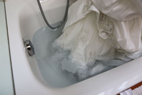 Wedding Gown Cleaning
 DIY How to Clean Your Wedding Dress