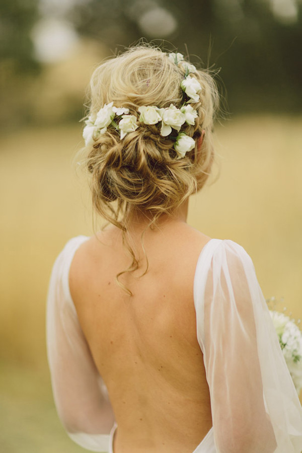 Wedding Hair With Flowers
 Wedding Hairstyles 15 Fab Ways to Wear Flowers in Your