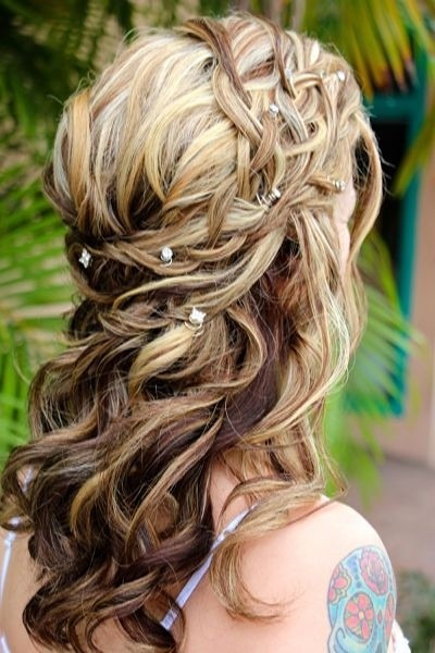 Wedding Hairstyles Down With Braids
 35 Wedding Hairstyles Discover Next Year’s Top Trends for