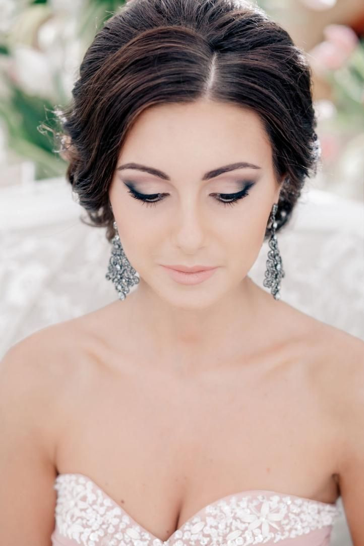 Wedding Makeup For Brunettes
 Wedding makeup for green eyes and black hair smoky