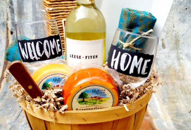 Welcome Home Gift Basket Ideas
 "Wel e to your new home" t basket