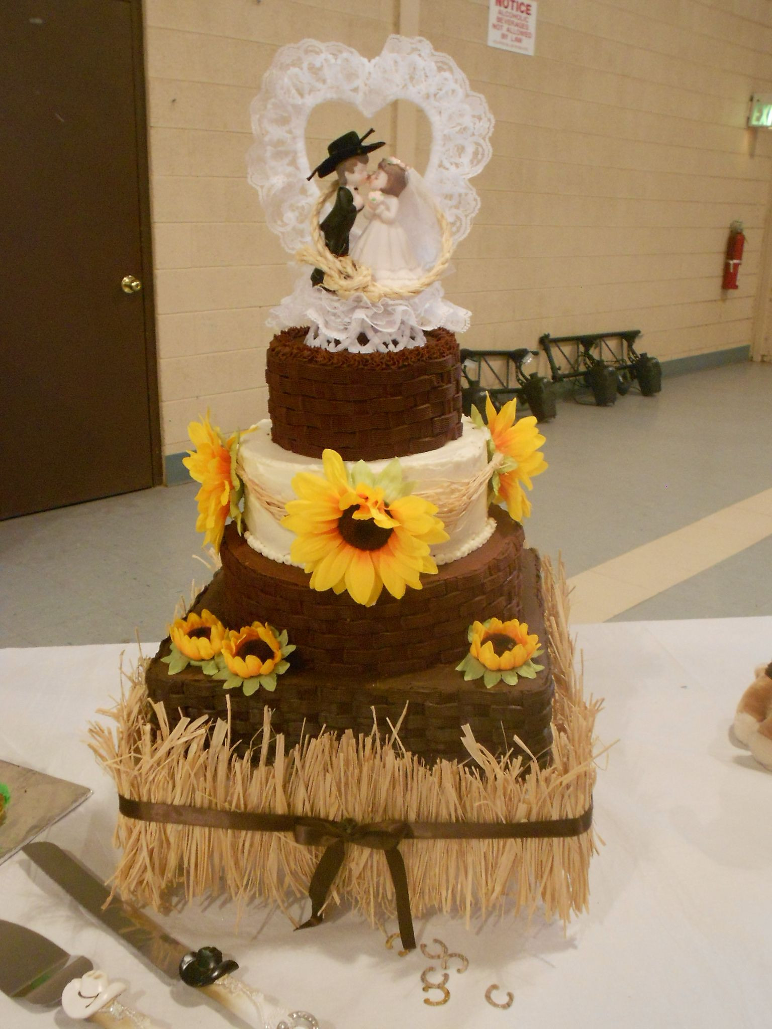 Western Wedding Cakes Pictures
 Western wedding cake