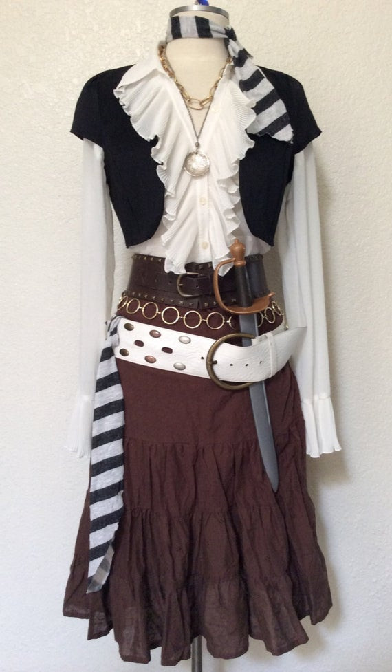 Woman Pirate Costume DIY
 Adult Women s Pirate Halloween Costume With Jewelry