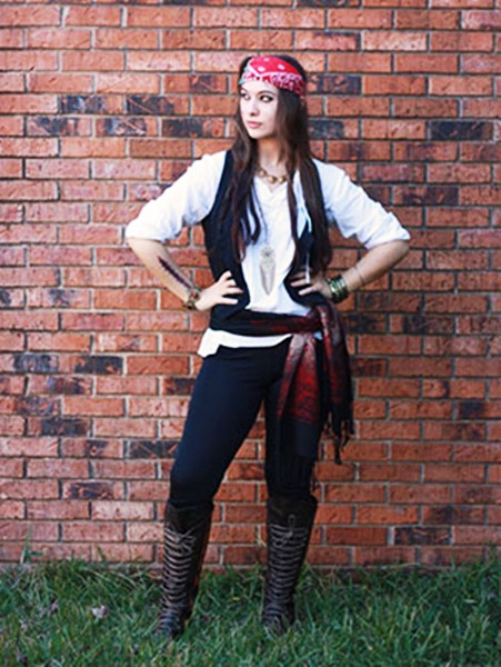 Woman Pirate Costume DIY
 30 PIRATE COSTUMES FOR HALLOWEEN Godfather Style