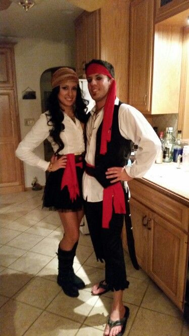 Woman Pirate Costume DIY
 Easy diy pirate costumes less than $10 dollars for each