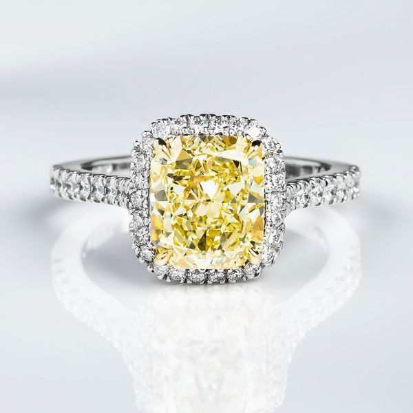 Yellow Diamond Wedding Rings
 Fancy Yellow Diamond Ring Radiant 3 01 carat VVS2