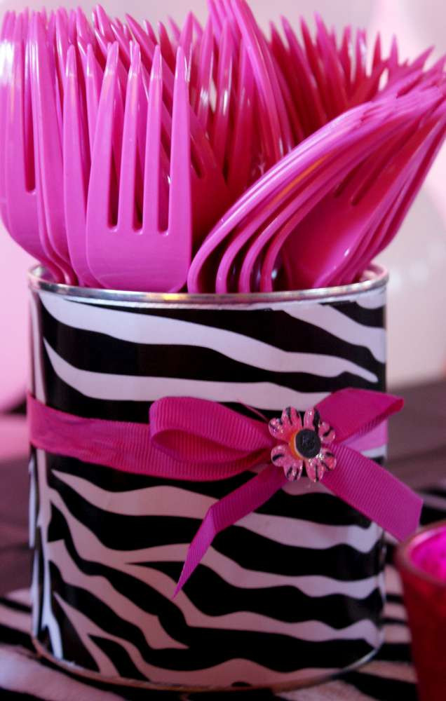 Zebra Birthday Decorations
 Pink Zebra Theme Birthday Party Ideas