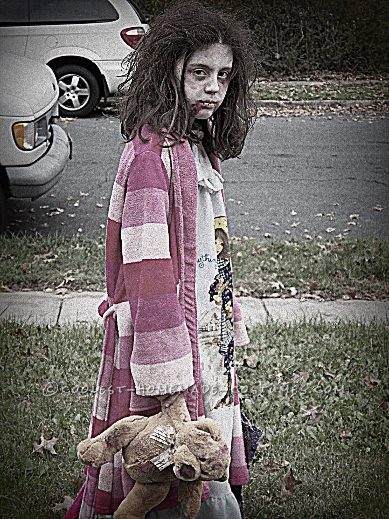 Zombie Costume DIY
 Scary Homemade Costume for a Girl Little Zombie Girl