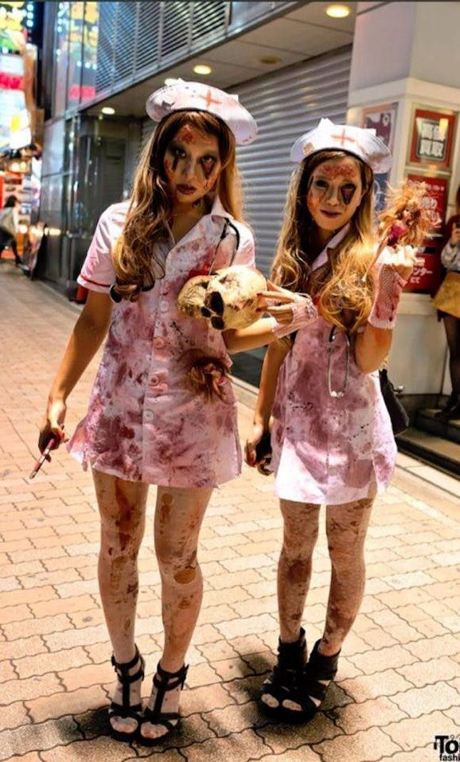 Zombie Costume DIY
 22 Chic Zombie Costumes to Dominate Halloween
