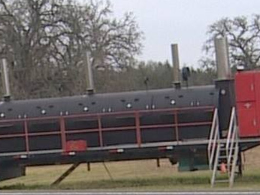 Backyard Bbq Belton Tx
 For sale Buy the world s biggest barbecue pit for $350 000