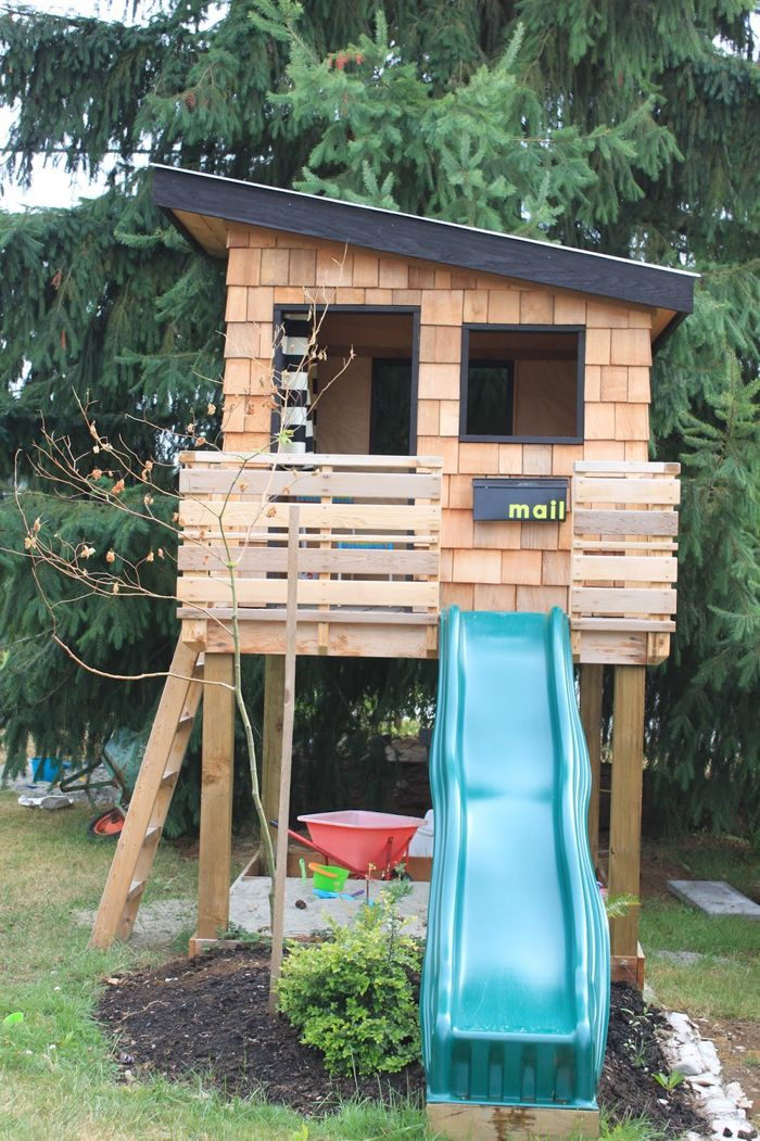 Backyard Play House
 10 DIY outdoor playsets Grandkids Playground
