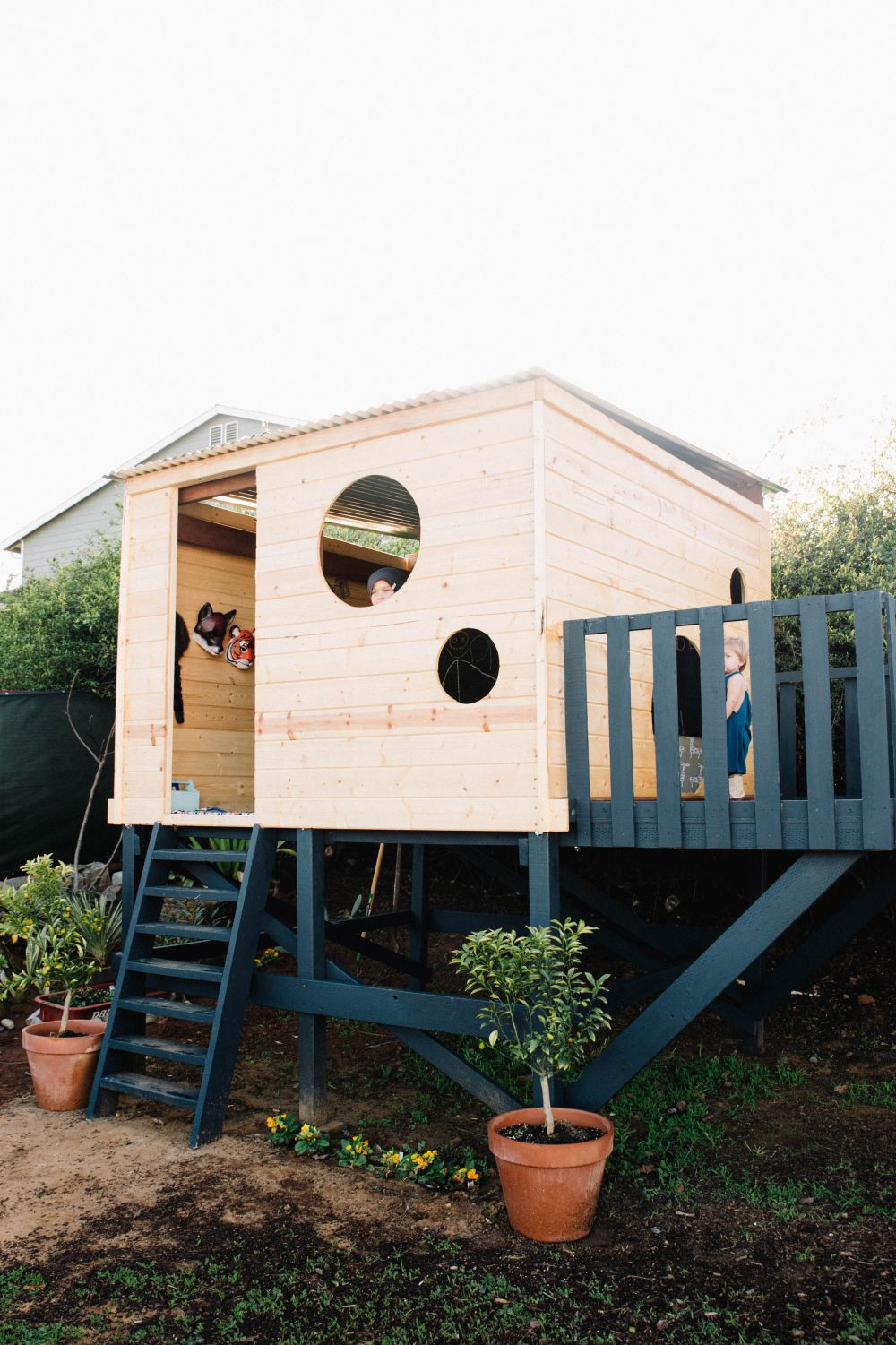 Backyard Play House
 15 Modern Playhouses for Cheerful Backyards