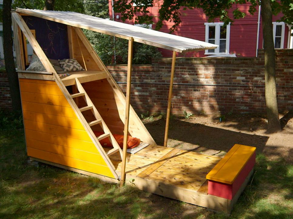 Backyard Play House
 75 Dazzling DIY Playhouse Plans [Free] MyMyDIY