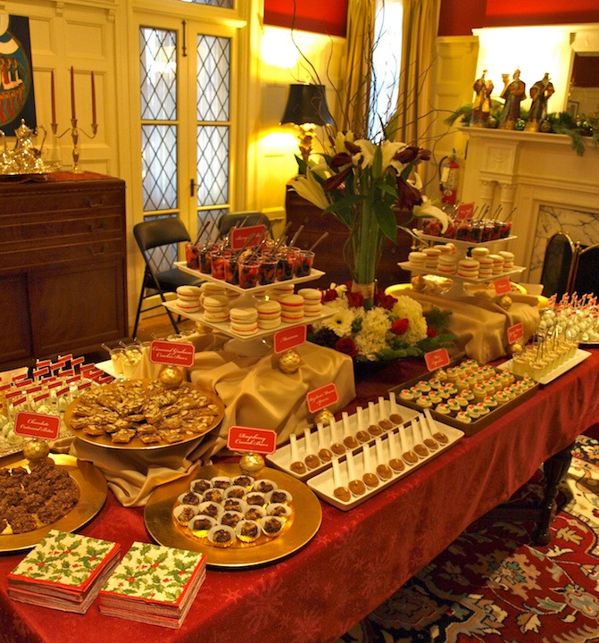 Christmas Buffet Ideas
 a party style xmas in july holiday dessert table