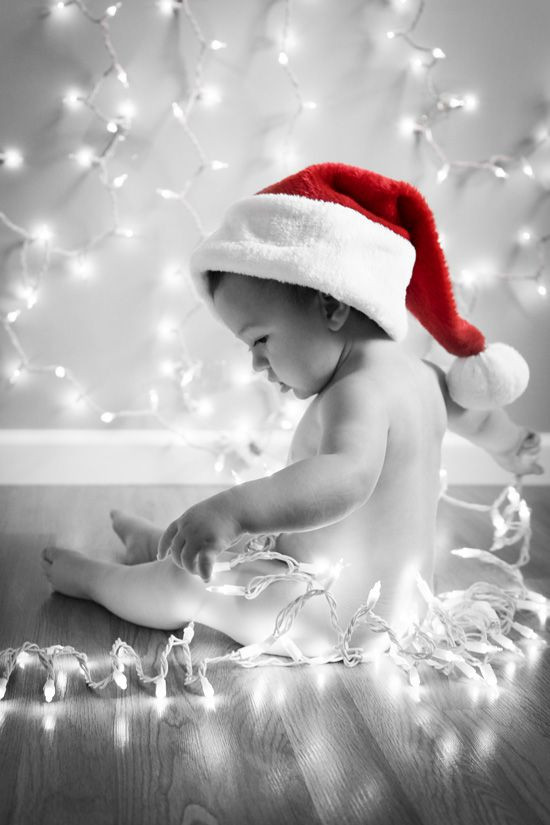 Christmas Picture Ideas
 40 Adorable Baby Christmas Picture Ideas Santa Baby