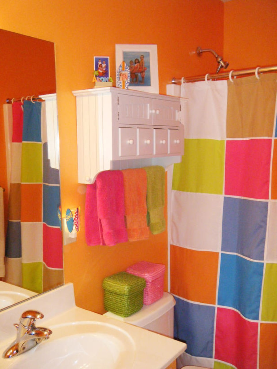 Colorful Bathroom Sets
 Unique Kids Bathroom Decor Ideas Amaza Design