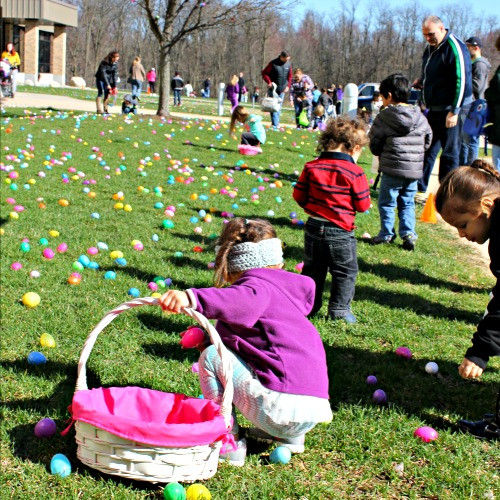 Easter Egg Hunt Ideas For Church
 Kalamazoo Easter Egg Hunts and Bunny Sightings 2019 KZOOKIDS