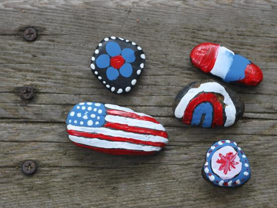 Easy Memorial Day Crafts
 Patriotic Rocks Easy Memorial Day craft for kids to honor